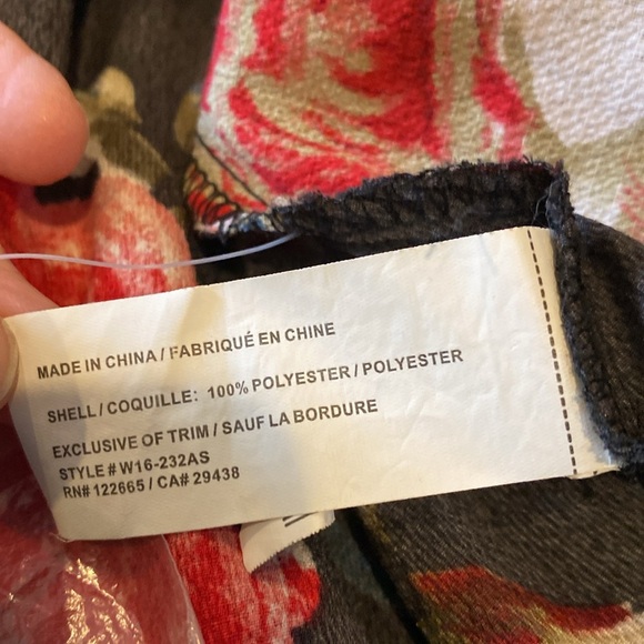 Altered State NWOT dress. Sz M. Black & red floral. Long sleeve. 100% polyester. - Picture 14 of 15